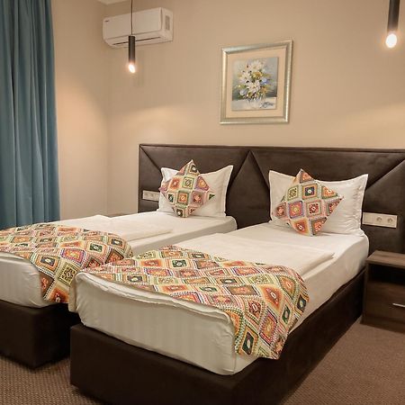 Silk Way Hotel อัลมาตี ภายนอก รูปภาพ