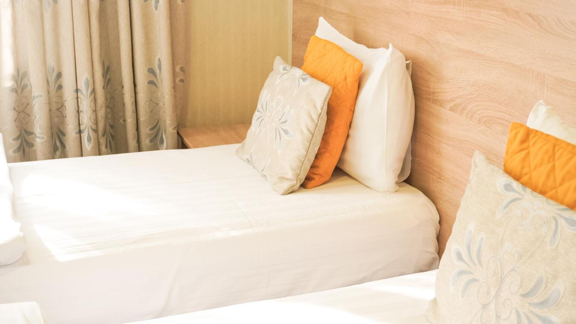 Silk Way Hotel อัลมาตี ภายนอก รูปภาพ