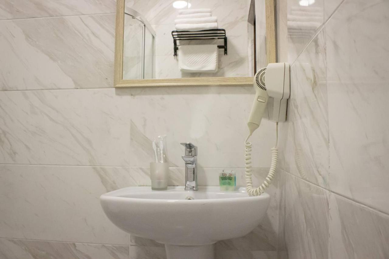 Silk Way Hotel อัลมาตี ภายนอก รูปภาพ
