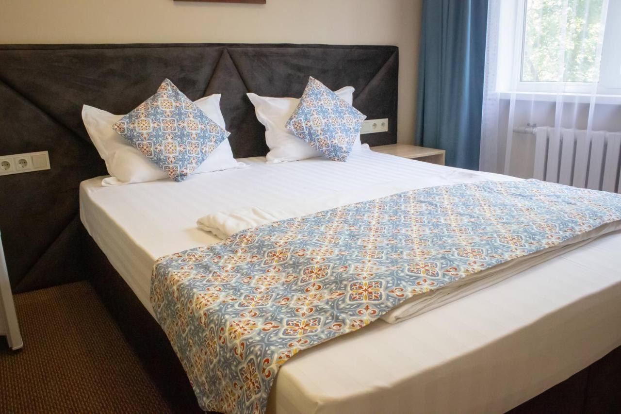 Silk Way Hotel อัลมาตี ภายนอก รูปภาพ